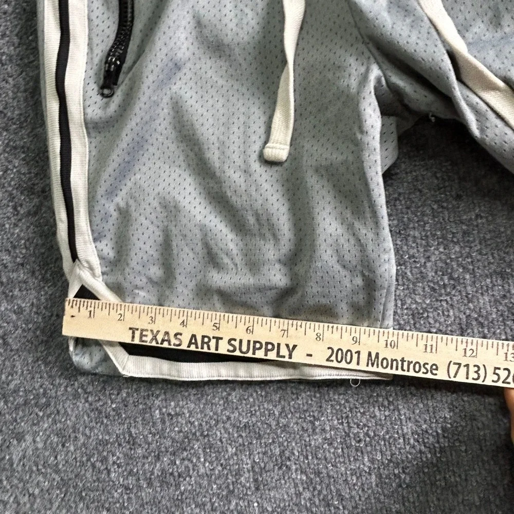 American Eagle Shorts Mens Size S Grey Flex Mesh Athletic Zipper Pockets Striped